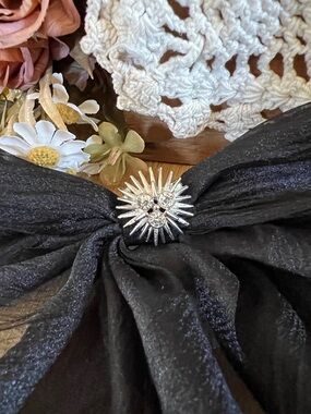 Vintage 90s Kenilworth Rhinestone Starburst Brooch